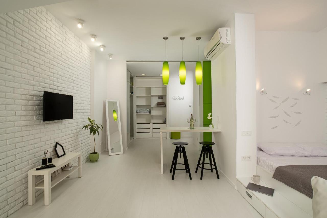 White Attic Apartment Одесса Экстерьер фото