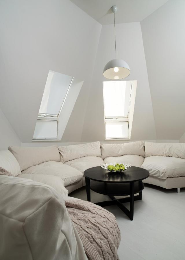 White Attic Apartment Одесса Экстерьер фото
