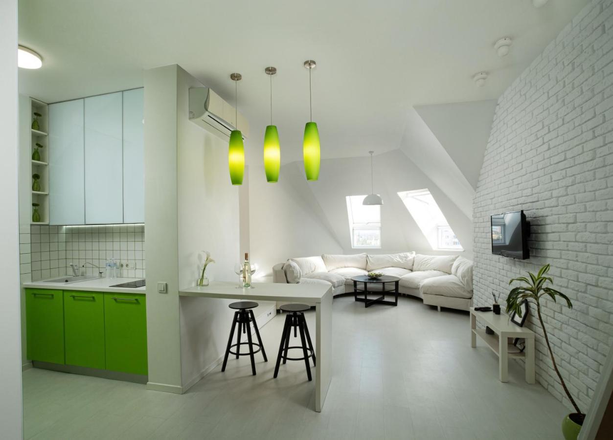 White Attic Apartment Одесса Экстерьер фото