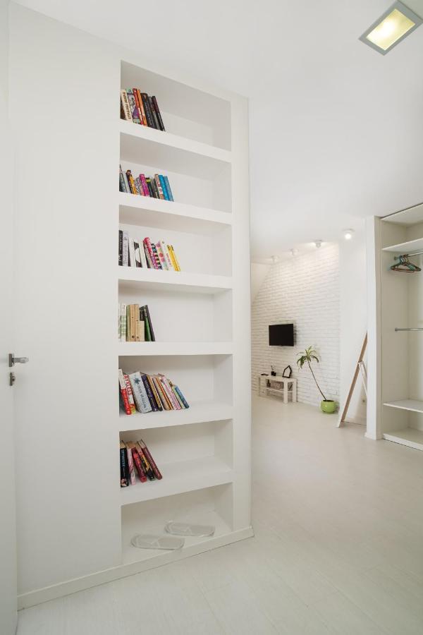 White Attic Apartment Одесса Экстерьер фото